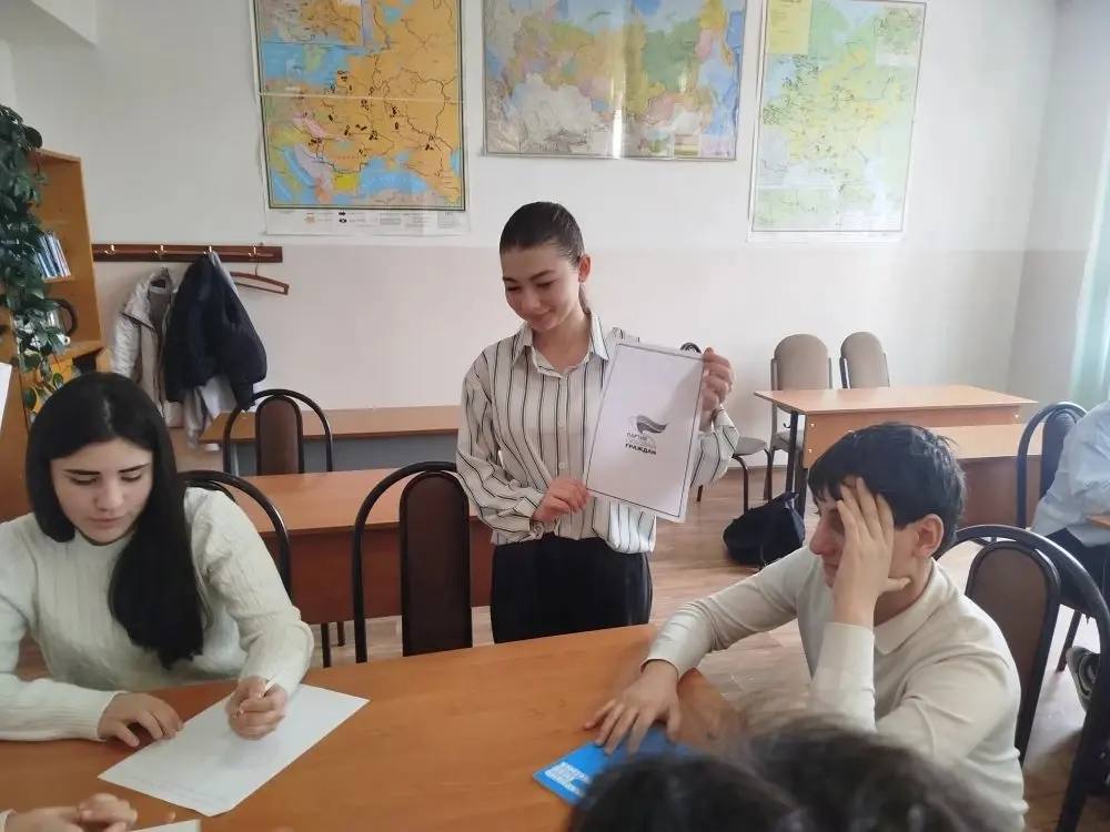 В рамках празднования Дня молодого избирателя в МКОУ «СОШ с.п. Шитхала» прошёл круглый стол, организованный специально для учеников 9-11-х классов В рамках празднования Дня молодого избирателя в МКОУ «СОШ с.п. Шитхала» прошёл круглый стол, организованный специально для учеников 9-11-х классов