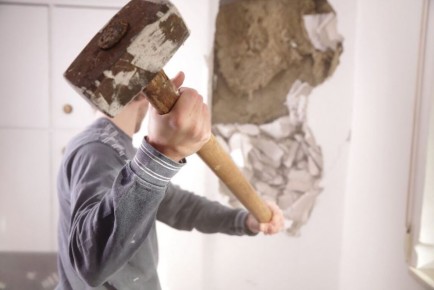 Куда жаловаться на незаконную перепланировку в соседней квартире?