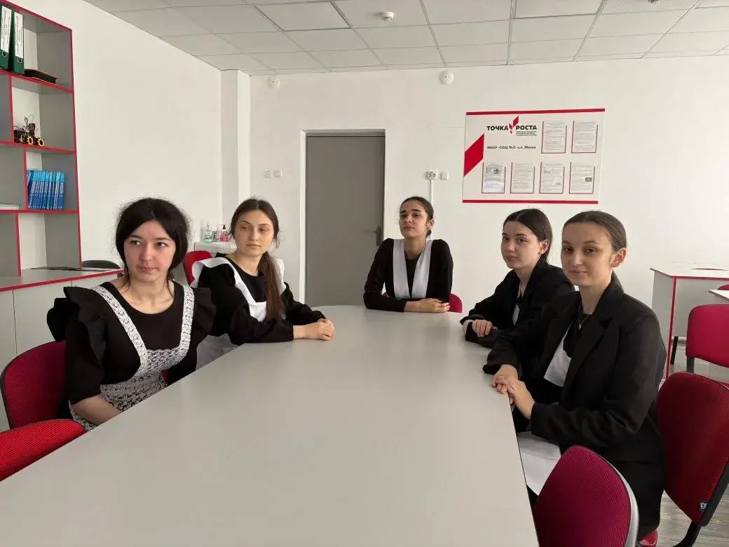 В целях формирования активной гражданской позиции учащихся – будущих избирателей, повышения правовой культуры молодежи, уровня информированности молодых избирателей о выборах в МКОУ «СОШ №3 с.п.Малка» Зольского района...