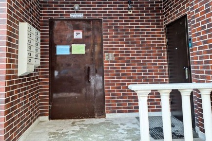 Новый закон: коммерции в жилых домах будет необходим отдельный вход