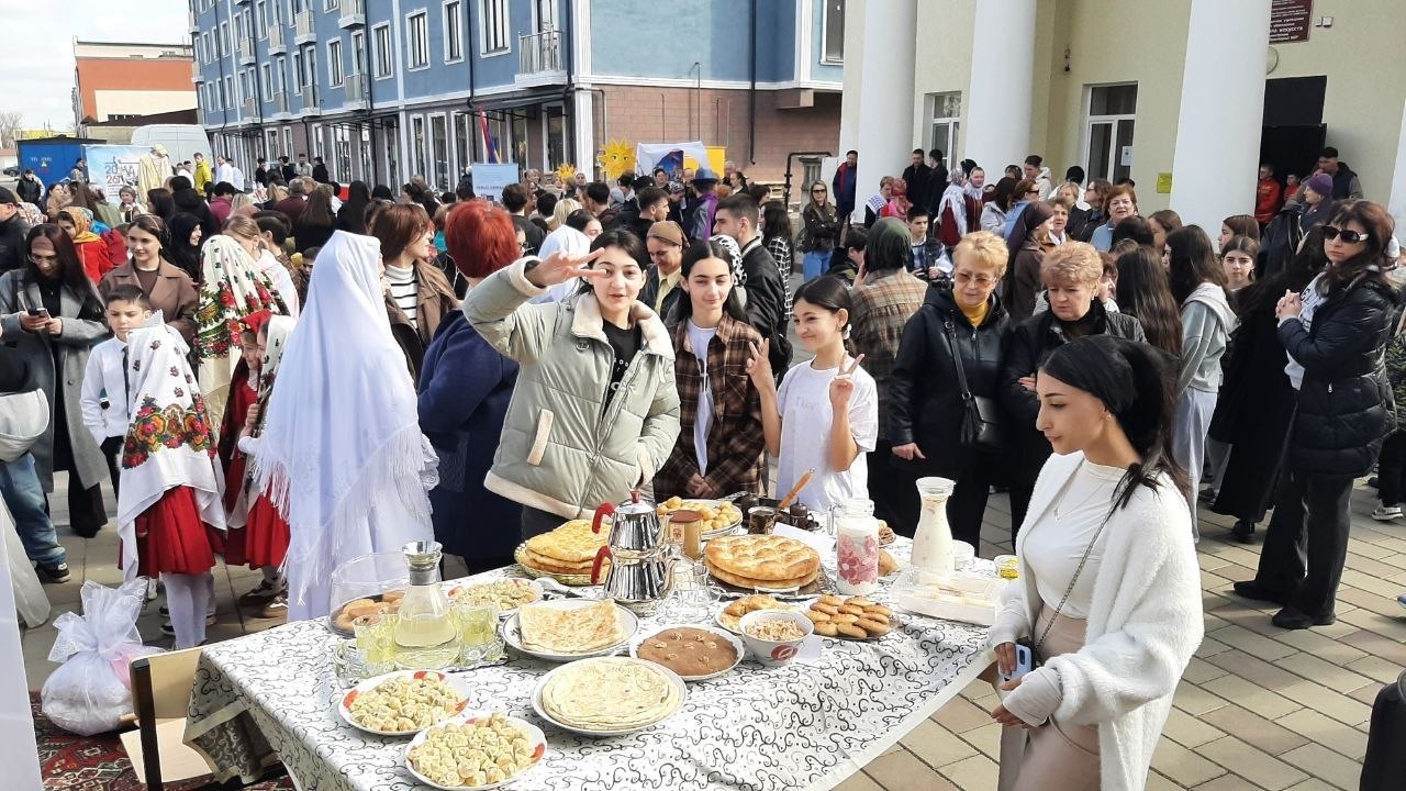 В Прохладном стартовали мероприятия, приуроченные к Году единства народов России В Прохладном стартовали мероприятия, приуроченные к Году единства народов России