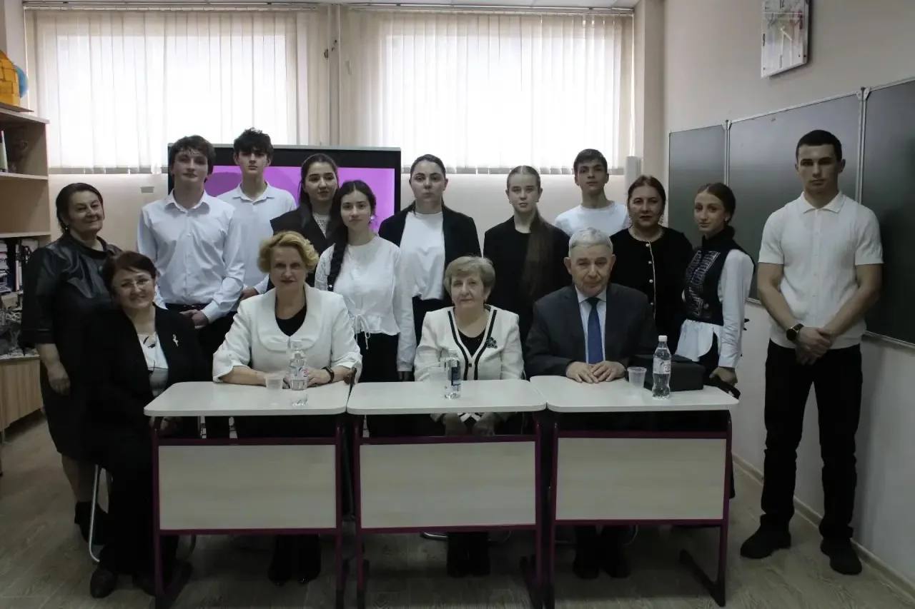 В «Солнечном городе» отметили День возрождения балкарского народа В «Солнечном городе» отметили День возрождения балкарского народа