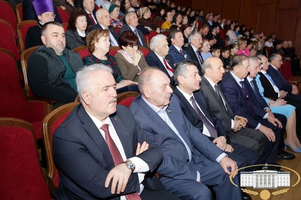 В Государственном музыкальном театре КБР состоялся концерт, посвященный Дню возрождения балкарского народа В Государственном музыкальном театре КБР состоялся концерт, посвященный Дню возрождения балкарского народа