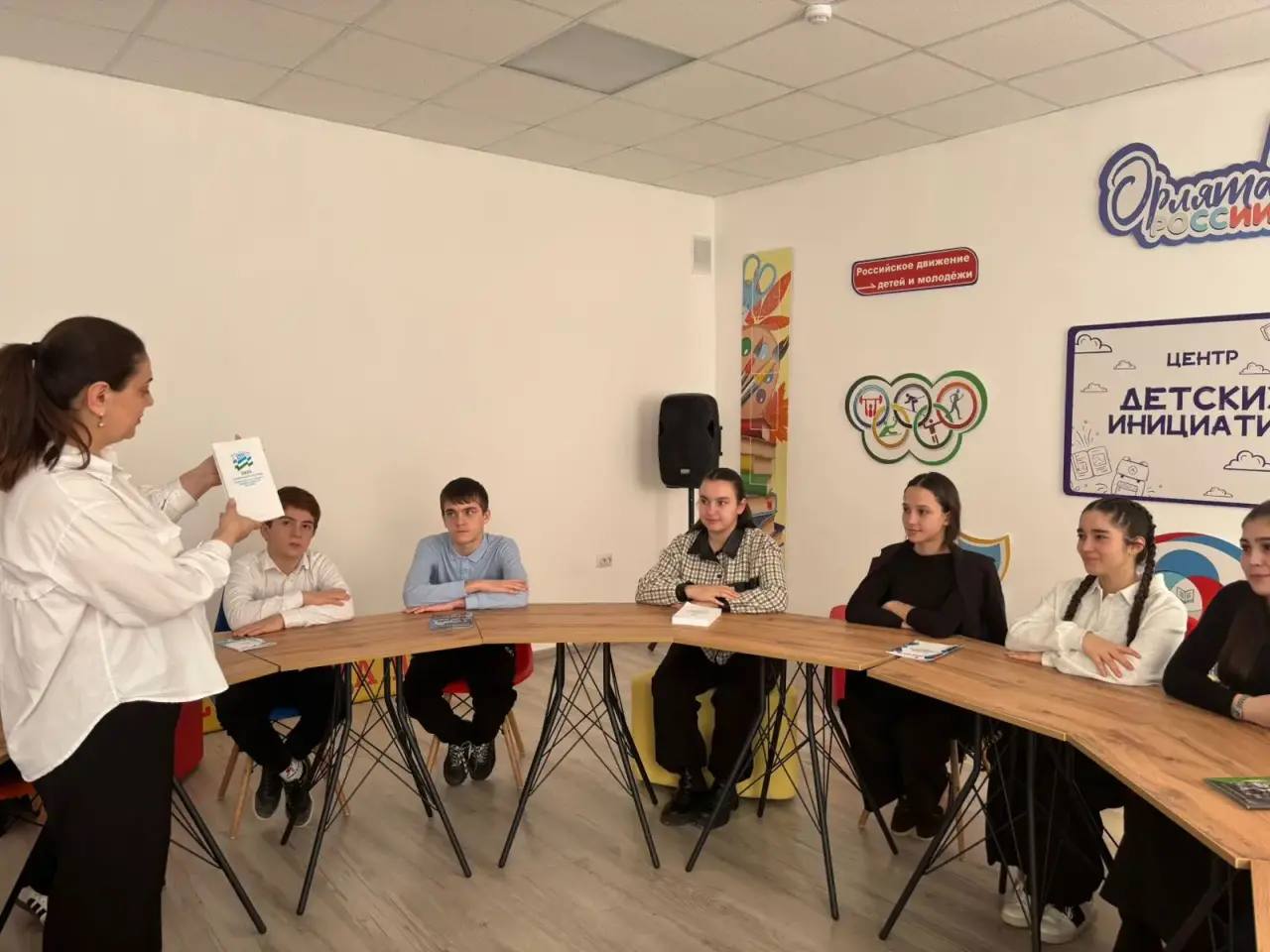 В МКОУ СОШ N1 с.п. Псыгансу прошел круглый стол на тему «Знай свои права» В МКОУ СОШ N1 с.п. Псыгансу прошел круглый стол на тему «Знай свои права»