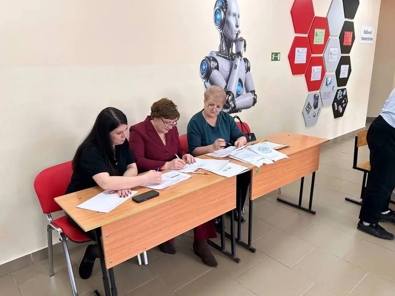 В рамках мероприятий, посвященных Дню молодого избирателя в Кабардино-Балкарской Республике, на базе МКОУ «СОШ № 3 с углубленным изучением отдельных предметов г.Майского» прошла интеллектуальная викторина «Избирателем быть... В рамках мероприятий, посвященных Дню молодого избирателя в Кабардино-Балкарской Республике, на базе МКОУ «СОШ № 3 с углубленным изучением отдельных предметов г.Майского» прошла интеллектуальная викторина «Избирателем быть...