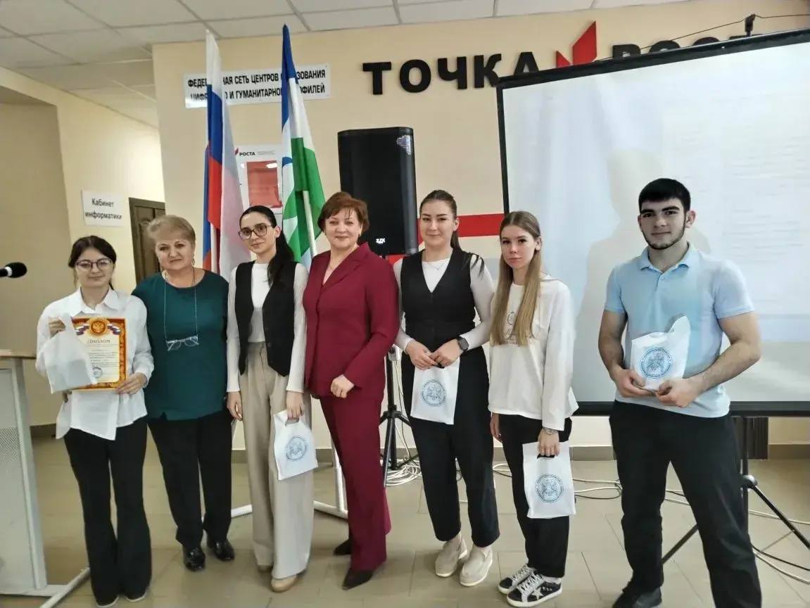 В рамках мероприятий, посвященных Дню молодого избирателя в Кабардино-Балкарской Республике, на базе МКОУ «СОШ № 3 с углубленным изучением отдельных предметов г.Майского» прошла интеллектуальная викторина «Избирателем быть... В рамках мероприятий, посвященных Дню молодого избирателя в Кабардино-Балкарской Республике, на базе МКОУ «СОШ № 3 с углубленным изучением отдельных предметов г.Майского» прошла интеллектуальная викторина «Избирателем быть...