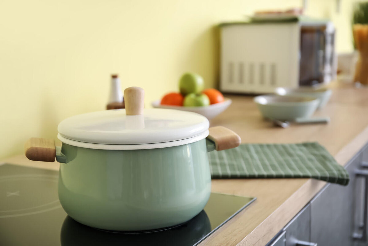 Как вернуть жизнь эмалированной посуде: секреты ремонта сколов