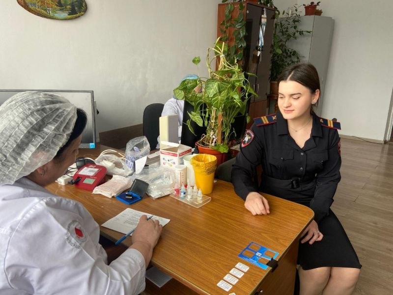 Полицейские Черекского района присоединились к донорской акции Полицейские Черекского района присоединились к донорской акции