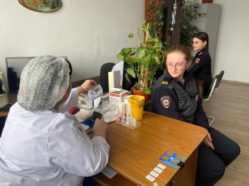 Полицейские Черекского района присоединились к донорской акции Полицейские Черекского района присоединились к донорской акции