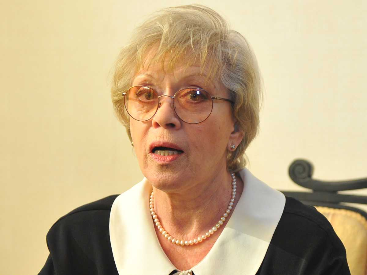 Почему мы остаемся одинокими в старости: уроки Алисы Фрейндлих