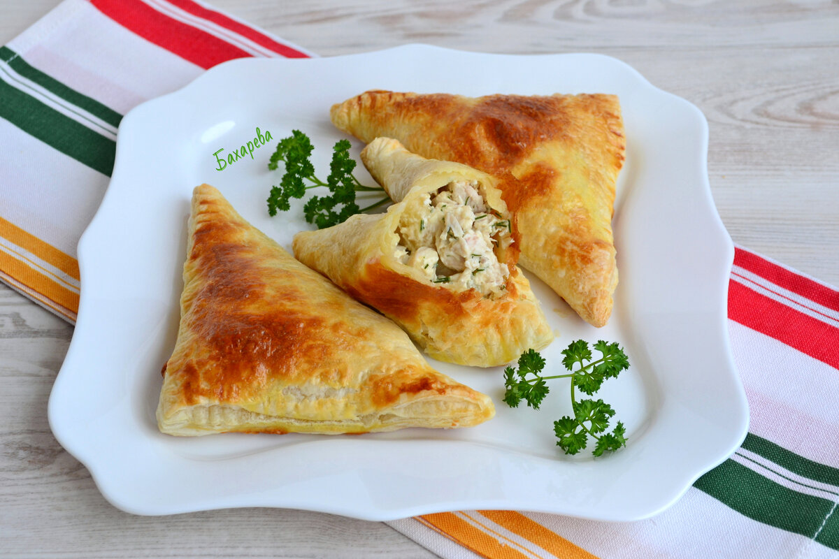 Сочные пирожки с курицей: быстрый и простой рецепт