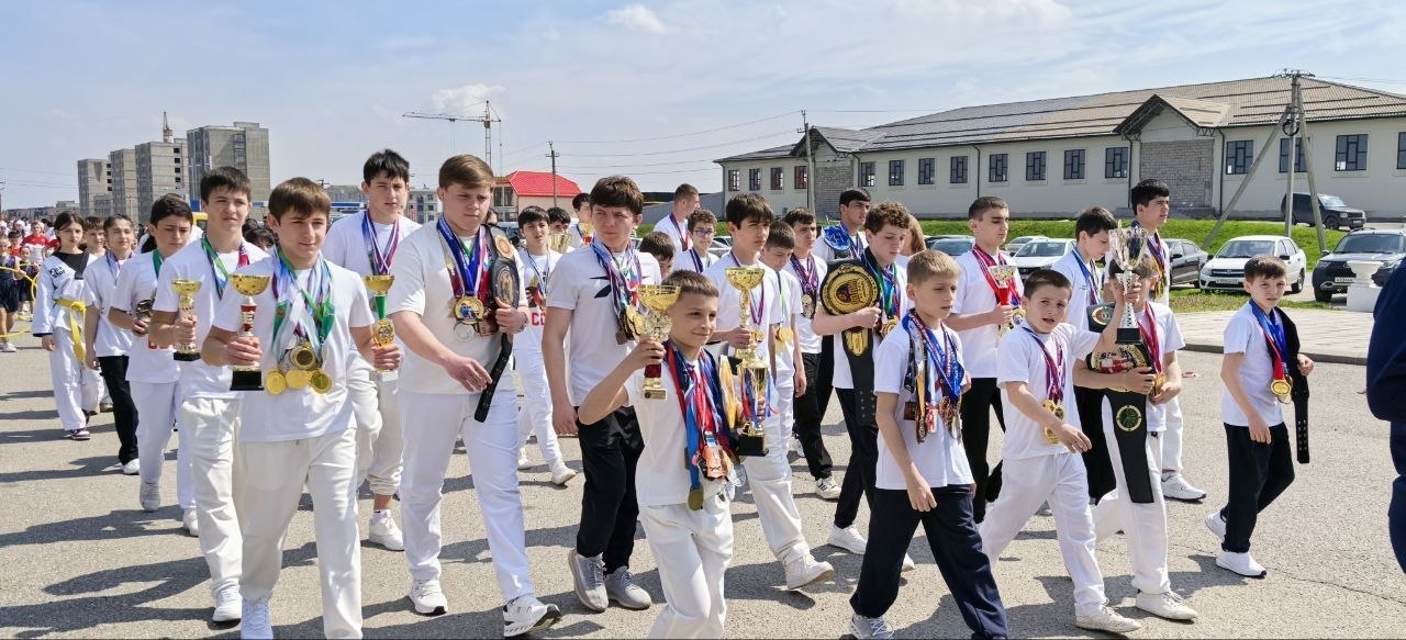 В Баксанском районе проходит большой спортивный фестиваль, посвященный Всемирному дню здоровья В Баксанском районе проходит большой спортивный фестиваль, посвященный Всемирному дню здоровья