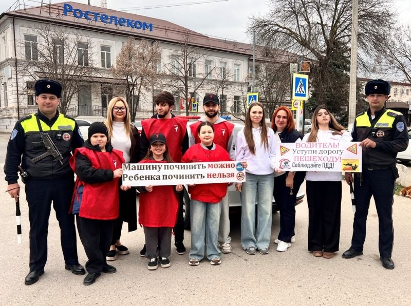 Автоинспекторы и активисты «Движение первых» Кабардино-Балкарии провели акцию «Будь заметен на дороге!» Автоинспекторы и активисты «Движение первых» Кабардино-Балкарии провели акцию «Будь заметен на дороге!»