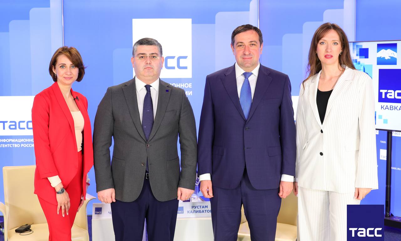 Главное из заявлений, а также фоторепортаж с пресс-конференции в Региональном информационном центре "ТАСС Кавказ", посвященной реализации федеральных и региональных проектов в сфере здравоохранения в Кабардино-Балкарской... Главное из заявлений, а также фоторепортаж с пресс-конференции в Региональном информационном центре "ТАСС Кавказ", посвященной реализации федеральных и региональных проектов в сфере здравоохранения в Кабардино-Балкарской...