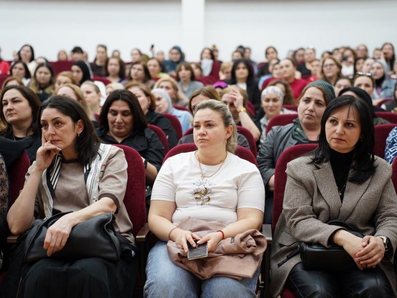 ����� 400 ��������� � ���������-�������� ����� ����������� ������������ �����������, ������������ ������������ �����