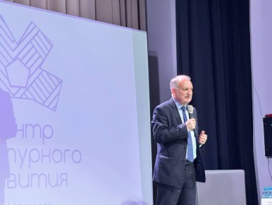 В Центре культурного развития в Нальчике в эти минуты проходит демонстрация документального фильма «Предательство» Андрея Медведева