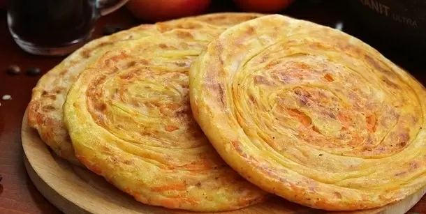 Турецкая лепешка катмер с тыквой