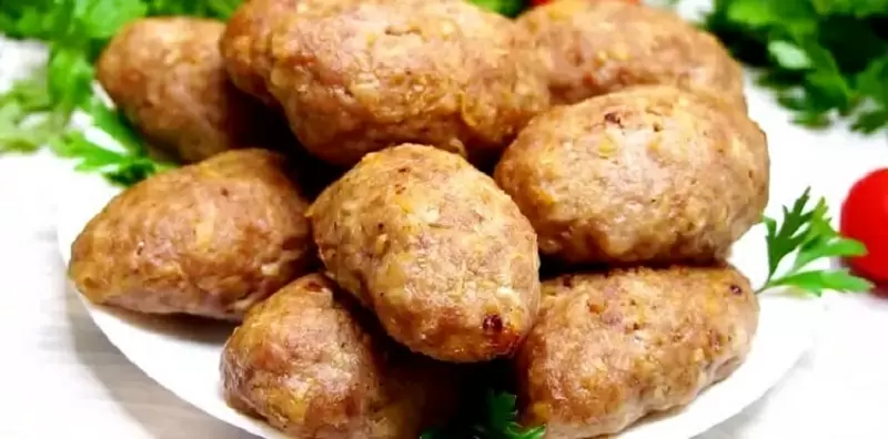 Как быстро и просто приготовить сочные котлеты в духовке