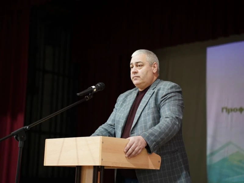 Свыше полутысячи родителей Кабардино-Балкарии приняли участие в масштабном родительском собрании по вопросам детской безопасности Свыше полутысячи родителей Кабардино-Балкарии приняли участие в масштабном родительском собрании по вопросам детской безопасности