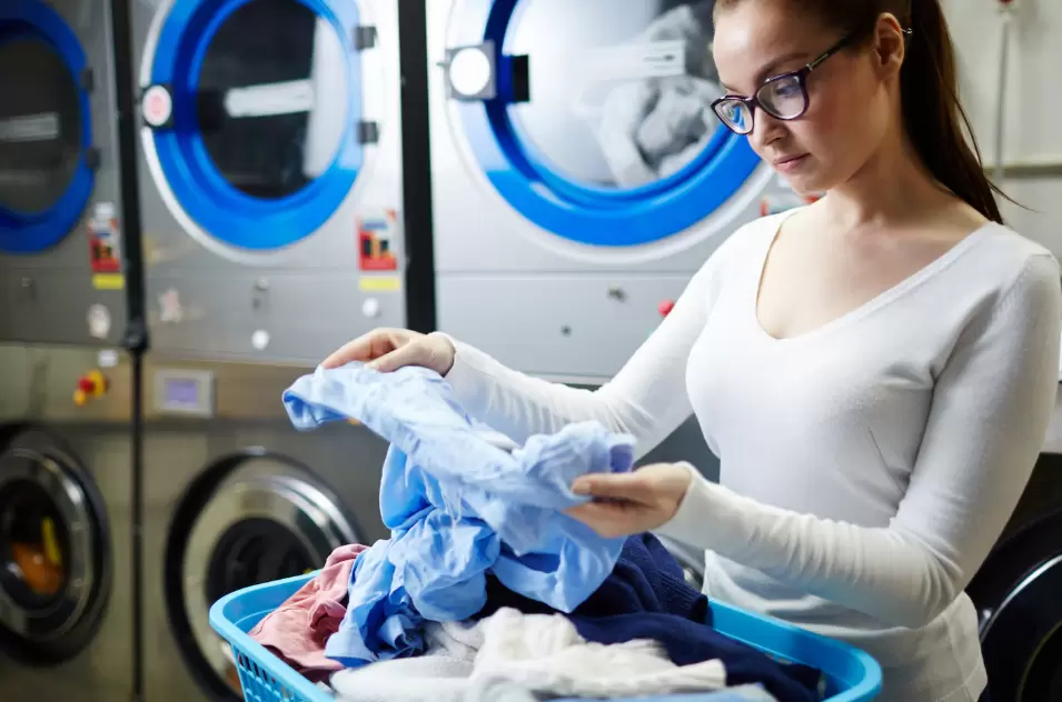 Секреты прачечных: Как добиться мягкости и аромата белья без химии