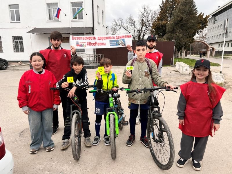 Автоинспекторы и активисты «Движение первых» Кабардино-Балкарии провели акцию «Будь заметен на дороге!» Автоинспекторы и активисты «Движение первых» Кабардино-Балкарии провели акцию «Будь заметен на дороге!»