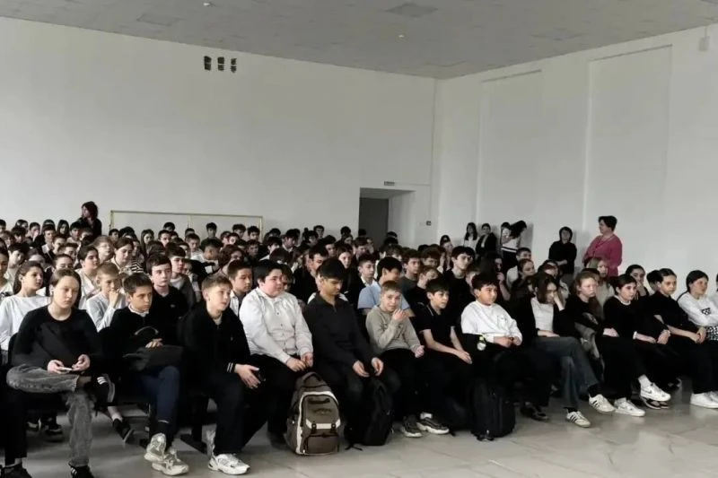 350 школьников Прохладненского района стали участниками акции «Чистое поколение - 2026» 350 школьников Прохладненского района стали участниками акции «Чистое поколение - 2026»