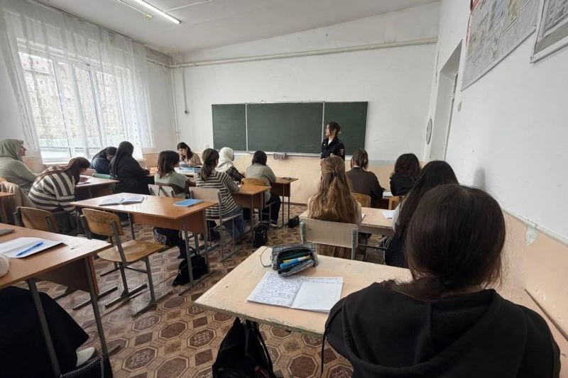 350 школьников Прохладненского района стали участниками акции «Чистое поколение - 2026» 350 школьников Прохладненского района стали участниками акции «Чистое поколение - 2026»