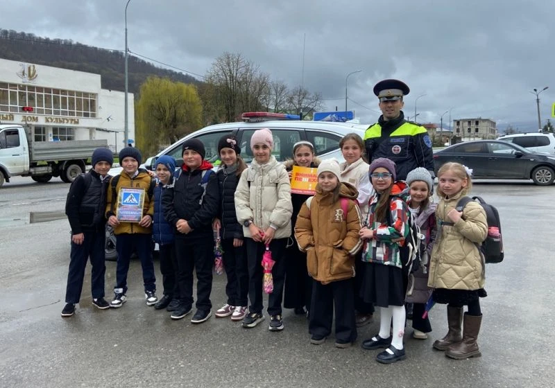 Юные пешеходы Кабардино-Балкарии приняли участие в практическом занятии «Безопасный переход» Юные пешеходы Кабардино-Балкарии приняли участие в практическом занятии «Безопасный переход»