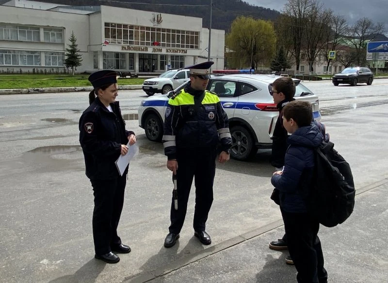 Юные пешеходы Кабардино-Балкарии приняли участие в практическом занятии «Безопасный переход» Юные пешеходы Кабардино-Балкарии приняли участие в практическом занятии «Безопасный переход»