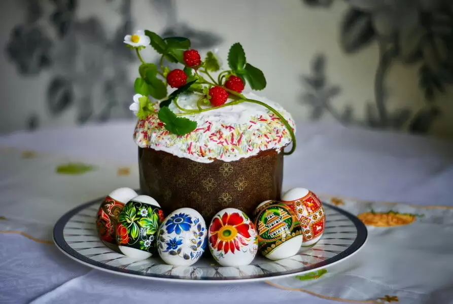 Что пекут минчане на Пасху: от традиционных куличей до интересных альтернатив