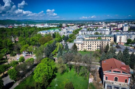В Кабардино-Балкарском госуниверситете прошёл показ театрализованной исторической постановки "Голоса Победы" и фотовыставки "Роль духовенства в Великой Победе"