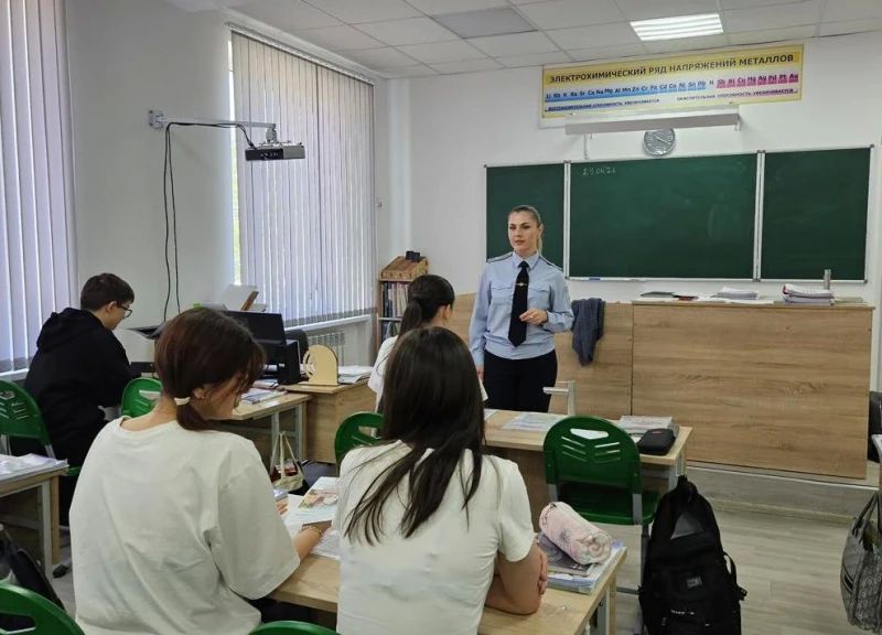 Полицейские Урванского района провели профилактические встречи со школьниками Полицейские Урванского района провели профилактические встречи со школьниками