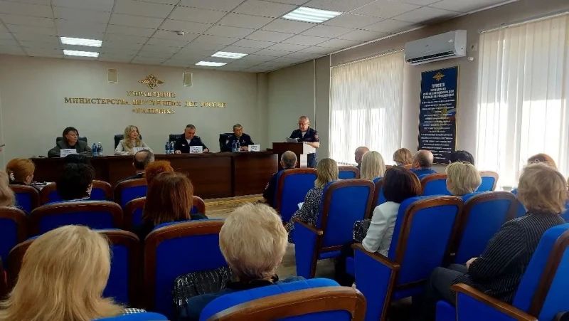 В УМВД России «Нальчик» прошло совещание, посвященное вопросам профилактики безнадзорности и правонарушений среди несовершеннолетних В УМВД России «Нальчик» прошло совещание, посвященное вопросам профилактики безнадзорности и правонарушений среди несовершеннолетних