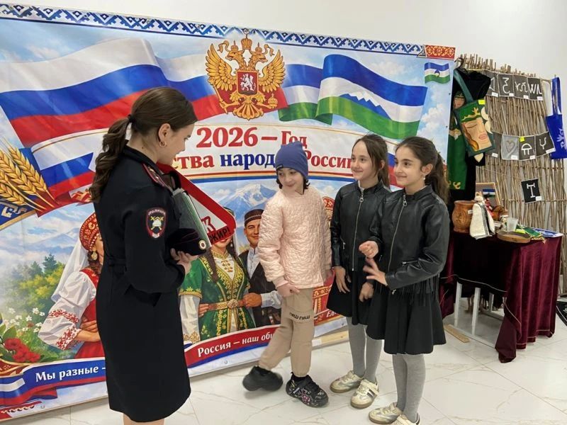 Участники праздничного мероприятия в Кабардино-Балкарии выступили в поддержку идей безопасности дорожного движения Участники праздничного мероприятия в Кабардино-Балкарии выступили в поддержку идей безопасности дорожного движения