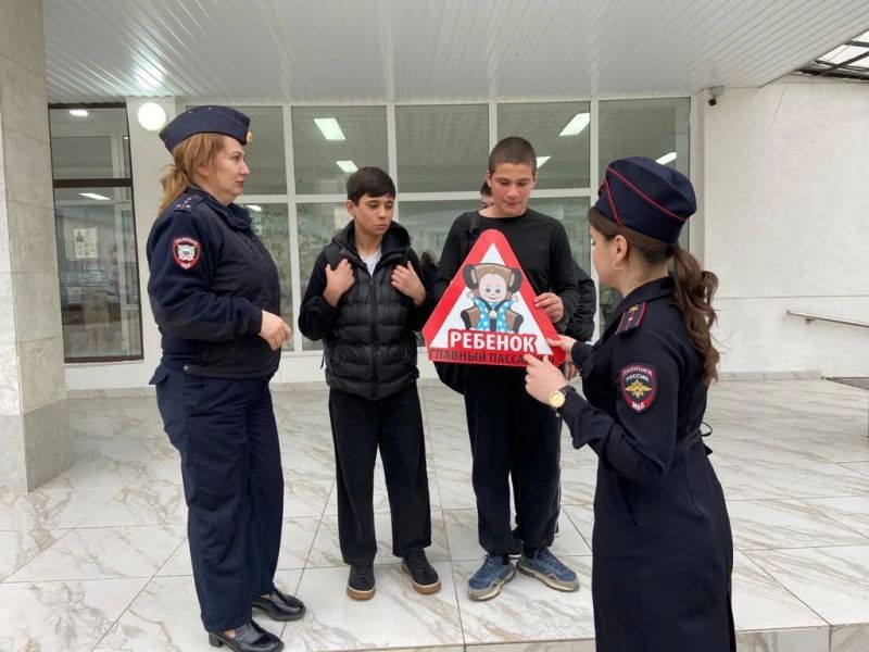 Участники праздничного мероприятия в Кабардино-Балкарии выступили в поддержку идей безопасности дорожного движения Участники праздничного мероприятия в Кабардино-Балкарии выступили в поддержку идей безопасности дорожного движения