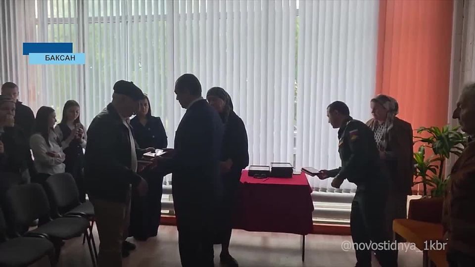 В Баксане передали государственные награды родственникам погибших Героев СВО