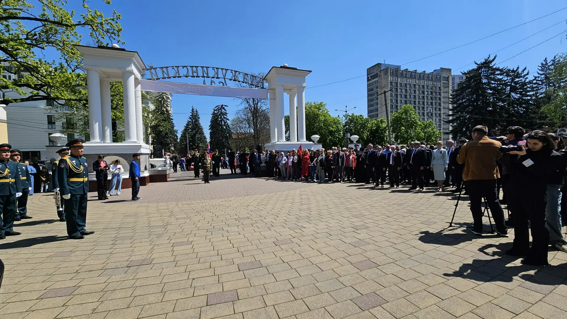 Потомки победителей в едином строю Потомки победителей в едином строю