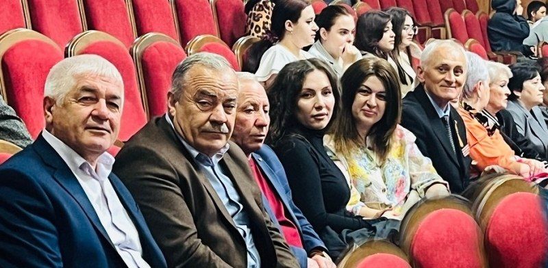 В Нальчике ветераны милиции и члены семей погибших сотрудников посетили патриотический концерт, приуроченный к 81-й годовщине Великой Победы В Нальчике ветераны милиции и члены семей погибших сотрудников посетили патриотический концерт, приуроченный к 81-й годовщине Великой Победы