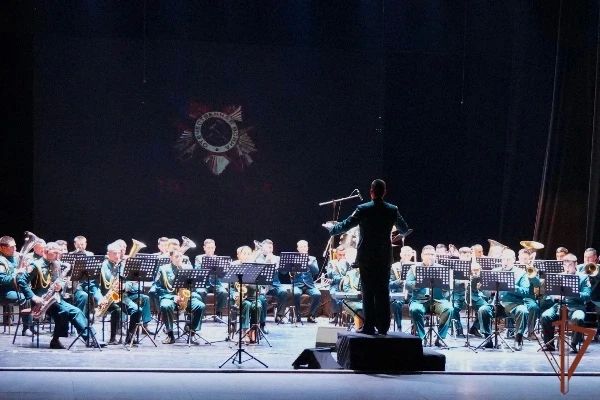 В Государственном музыкальном театре г. Нальчик сводный оркестр владикавказского соединения Северо-Кавказского ордена Жукова войск национальной гвардии Российской Федерации выступил на концерте «Победа в Единстве»...