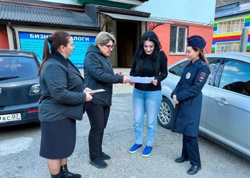 На дорогах курортного района Кабардино-Балкарии состоялась акция «Соблюдай ПДД! Сохрани жизнь!» На дорогах курортного района Кабардино-Балкарии состоялась акция «Соблюдай ПДД! Сохрани жизнь!»