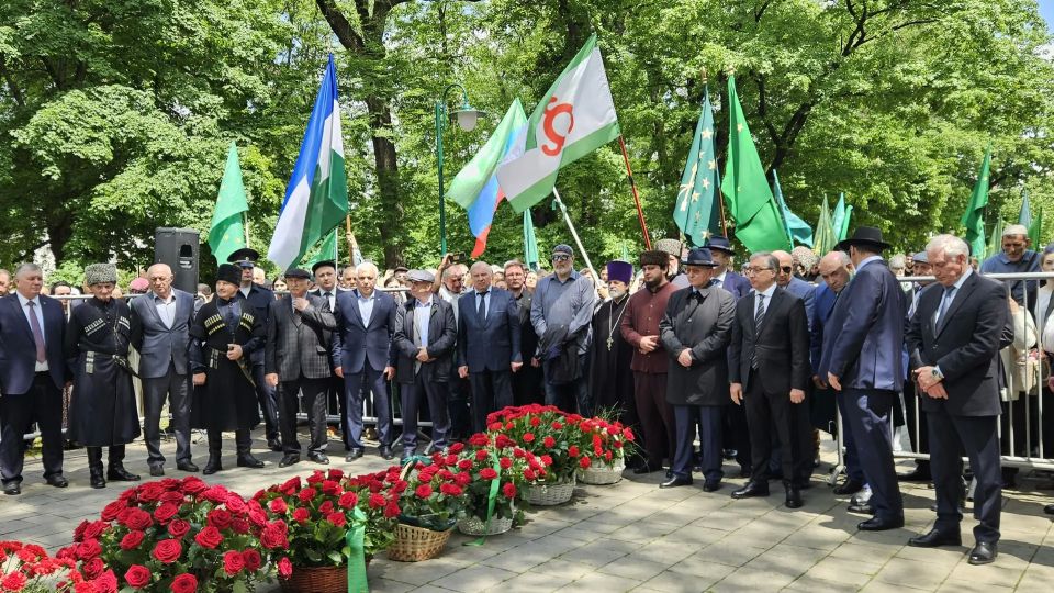Нальчик почтил память жертв Кавказской войны Нальчик почтил память жертв Кавказской войны