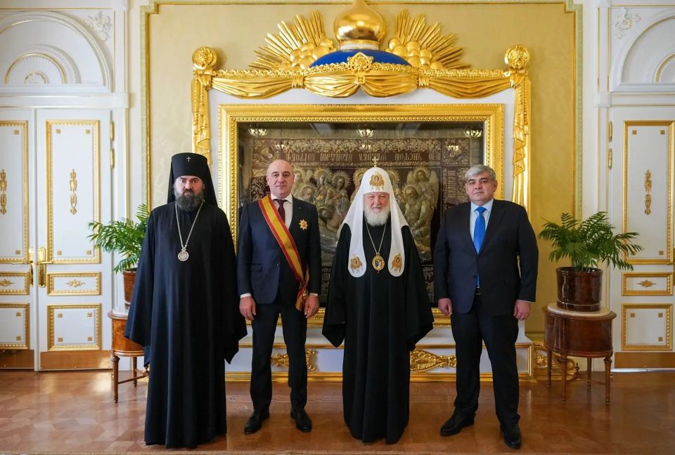 Казбек Коков и Рашид Темрезов встретились с Патриархом Кириллом Казбек Коков и Рашид Темрезов встретились с Патриархом Кириллом