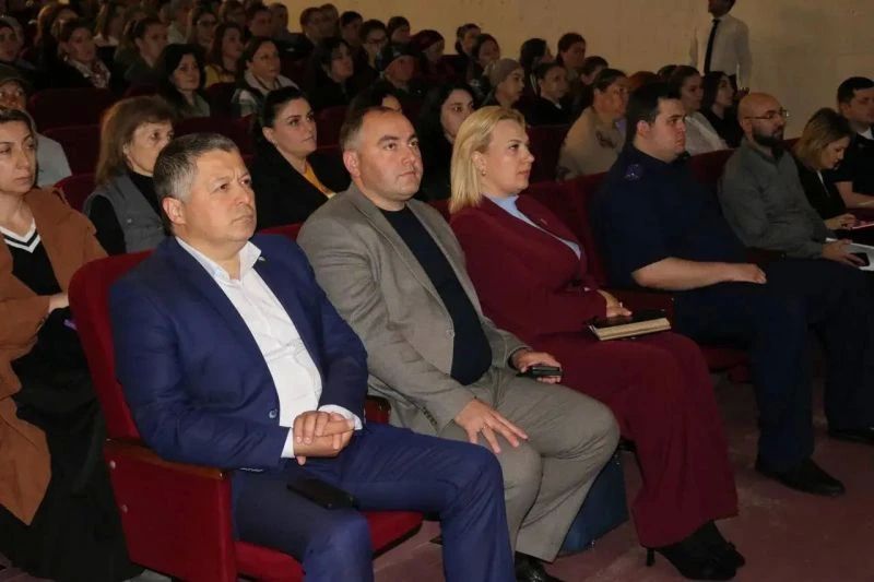 Полицейские Терского района приняли участие в профилактическом мероприятии с участием родительского комитета общеобразовательных школ Полицейские Терского района приняли участие в профилактическом мероприятии с участием родительского комитета общеобразовательных школ