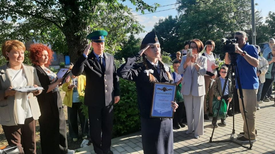 В преддверии Дня пограничника в Прохладном у памятника «Пограничникам всех поколений» проходит патриотическая акция «Боевой расчёт» В преддверии Дня пограничника в Прохладном у памятника «Пограничникам всех поколений» проходит патриотическая акция «Боевой расчёт»