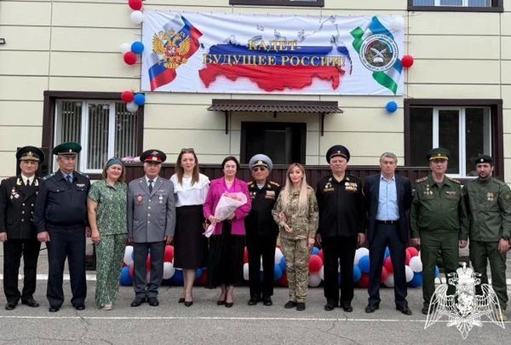 Представители Управления Росгвардии по Кабардино-Балкарской Республике стали почетными гостями на торжественных линейках по случаю Последнего звонка Представители Управления Росгвардии по Кабардино-Балкарской Республике стали почетными гостями на торжественных линейках по случаю Последнего звонка