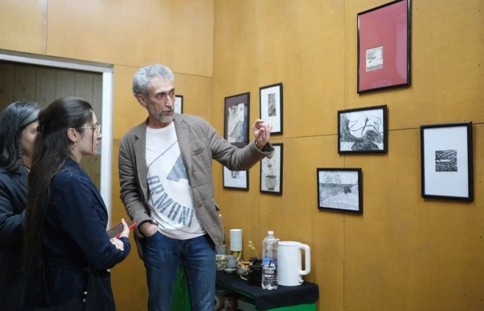 Кругом жизнь. В Нальчике открылась необычная выставка, автором которой является участница фестиваля «Кинокавказ-2026», режиссер анимационного кино, график и керамист Мария Алексеева, сообщает корреспондент РИА... Кругом жизнь. В Нальчике открылась необычная выставка, автором которой является участница фестиваля «Кинокавказ-2026», режиссер анимационного кино, график и керамист Мария Алексеева, сообщает корреспондент РИА...