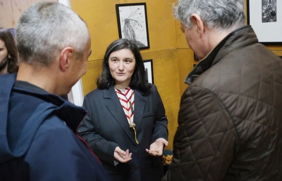Кругом жизнь. В Нальчике открылась необычная выставка, автором которой является участница фестиваля «Кинокавказ-2026», режиссер анимационного кино, график и керамист Мария Алексеева, сообщает корреспондент РИА... Кругом жизнь. В Нальчике открылась необычная выставка, автором которой является участница фестиваля «Кинокавказ-2026», режиссер анимационного кино, график и керамист Мария Алексеева, сообщает корреспондент РИА...