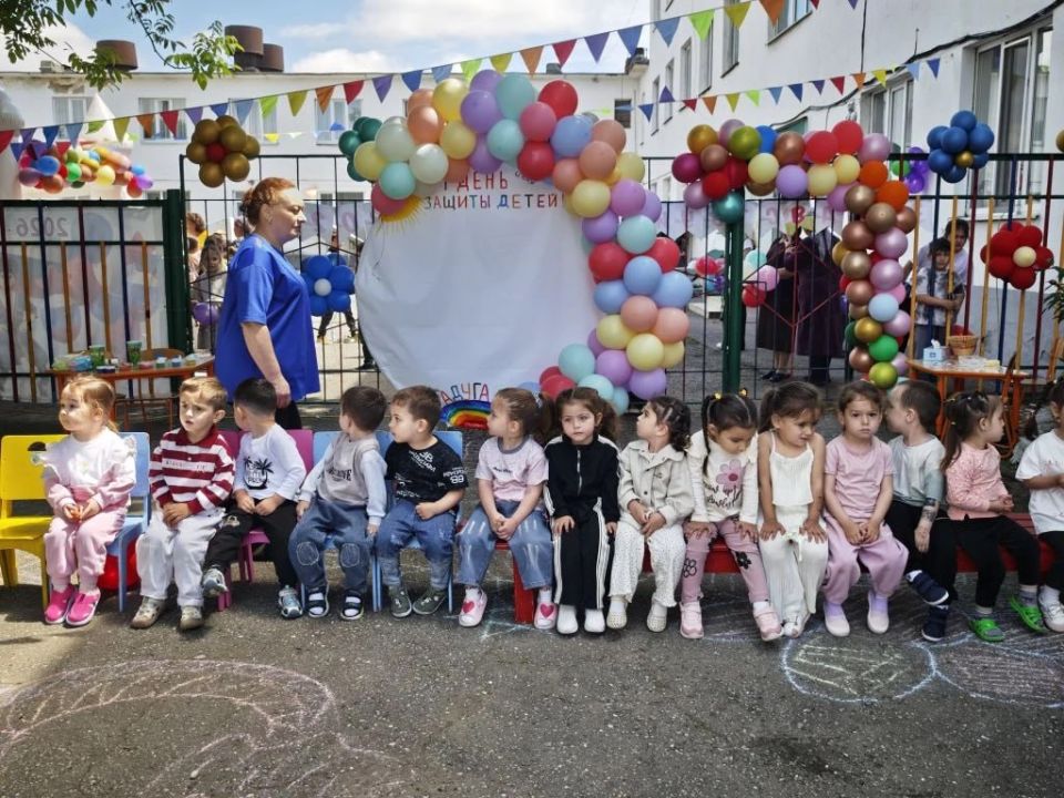 Праздничные мероприятия. Сегодня, 1 июня, во всех сельских поселениях Баксанского района стартовали праздничные мероприятия, приуроченные к Международному дню защиты детей, сообщает пресс-служба муниципалитета