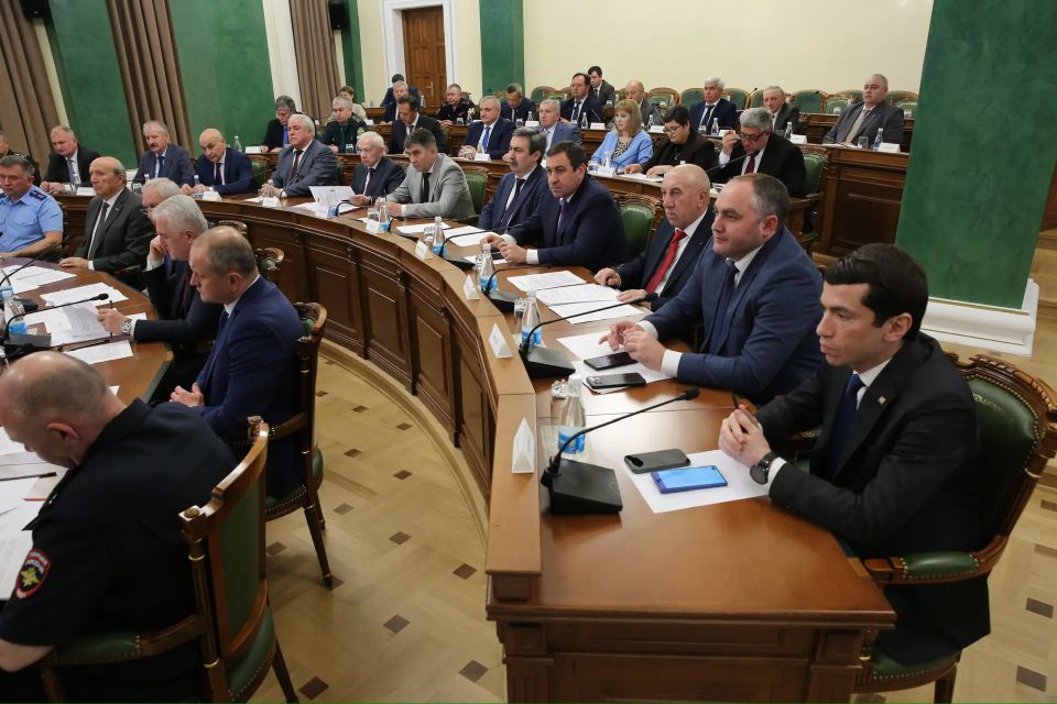 Казбек Коков: На заседании Антинаркотической комиссии Кабардино-Балкарской Республики заслушали информацию о мерах по предупреждению и раскрытию преступлений в сфере незаконного оборота наркотиков, а также о работе... Казбек Коков: На заседании Антинаркотической комиссии Кабардино-Балкарской Республики заслушали информацию о мерах по предупреждению и раскрытию преступлений в сфере незаконного оборота наркотиков, а также о работе...