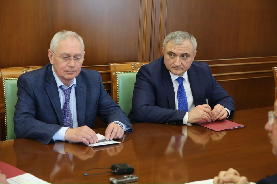 Казбек Коков: Провел рабочую встречу, а также совещание с участием исполняющего полномочия главы местной администрации городского округа Нальчик Азаматгерием Ашхотовым Казбек Коков: Провел рабочую встречу, а также совещание с участием исполняющего полномочия главы местной администрации городского округа Нальчик Азаматгерием Ашхотовым